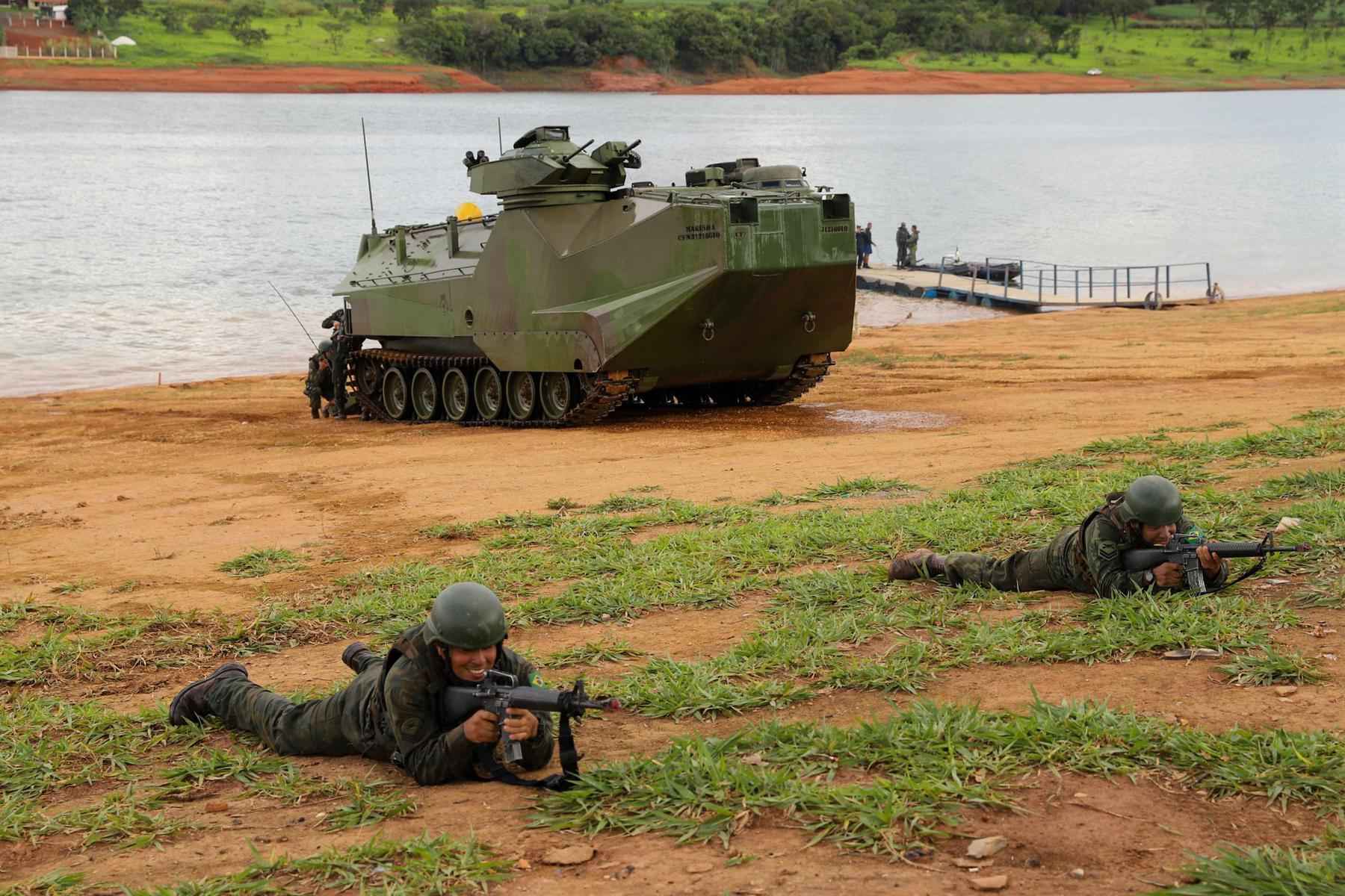 Marinha faz maior operação militar em MG na região de Furnas - Marinha do Brasil