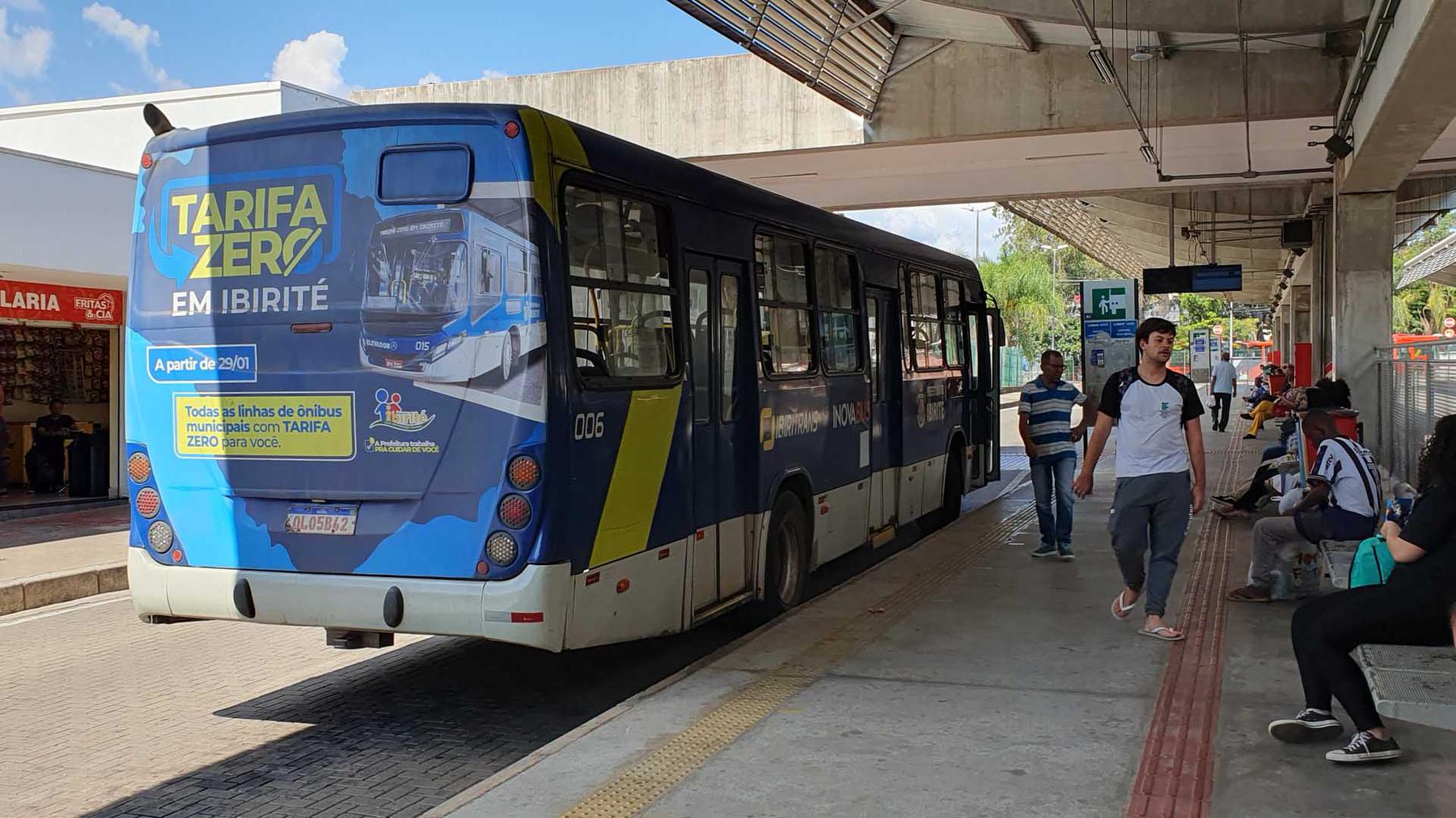 Tarifa zero de ônibus em Ibirité aumenta demanda e reclamações - Denys Lacerda/EM/D.A Press