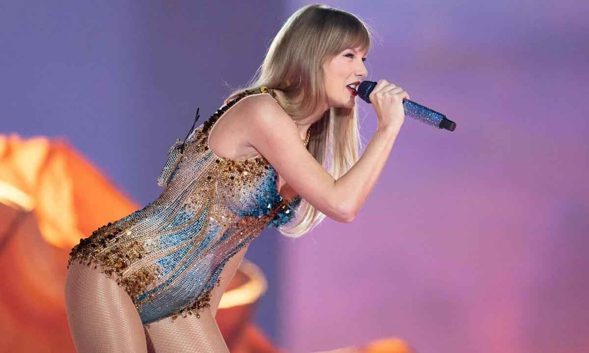 Taylor Swift defende fã de segurança durante show e vira trend - SUZANNE CORDEIRO / AFP