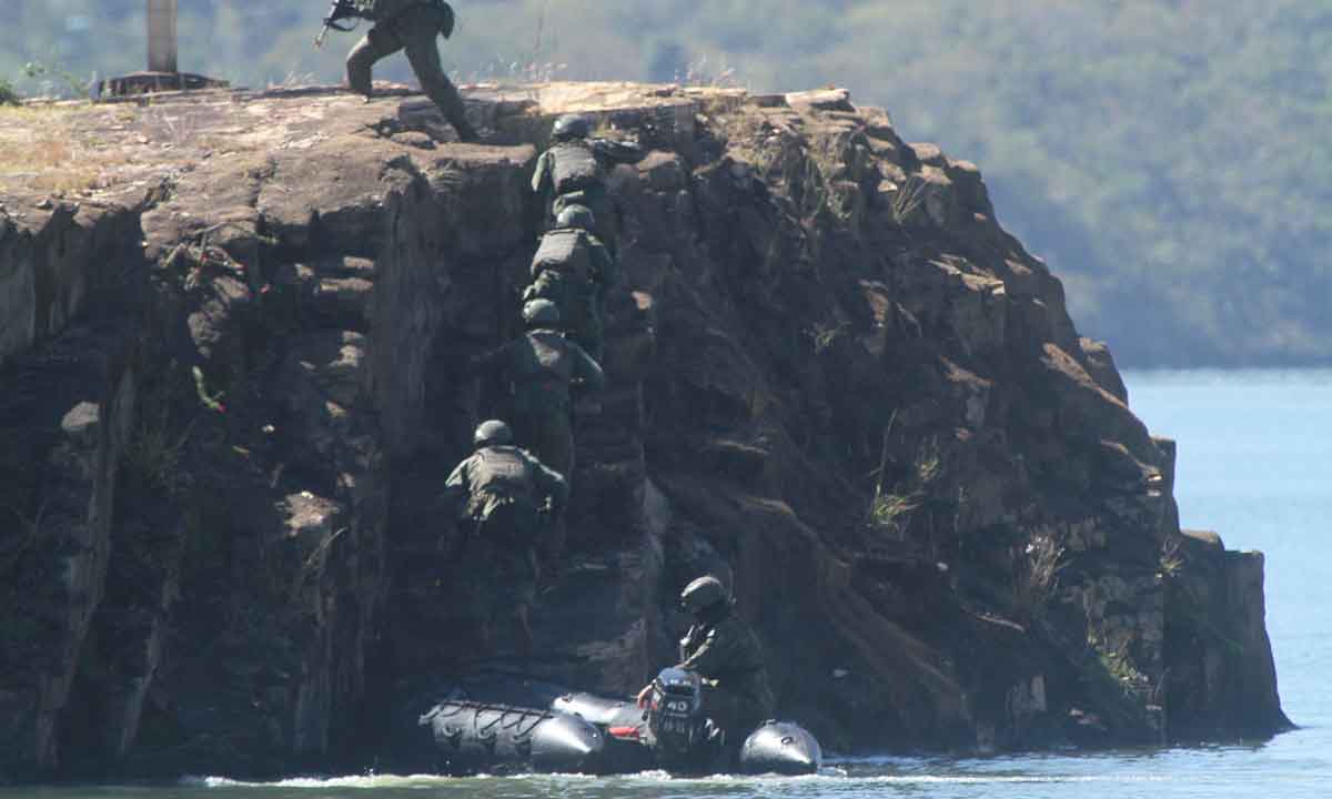 Marinha e forças mineiras treinam resposta contra sabotagem em Furnas -  Edésio Ferreira/EM/D.A.Press