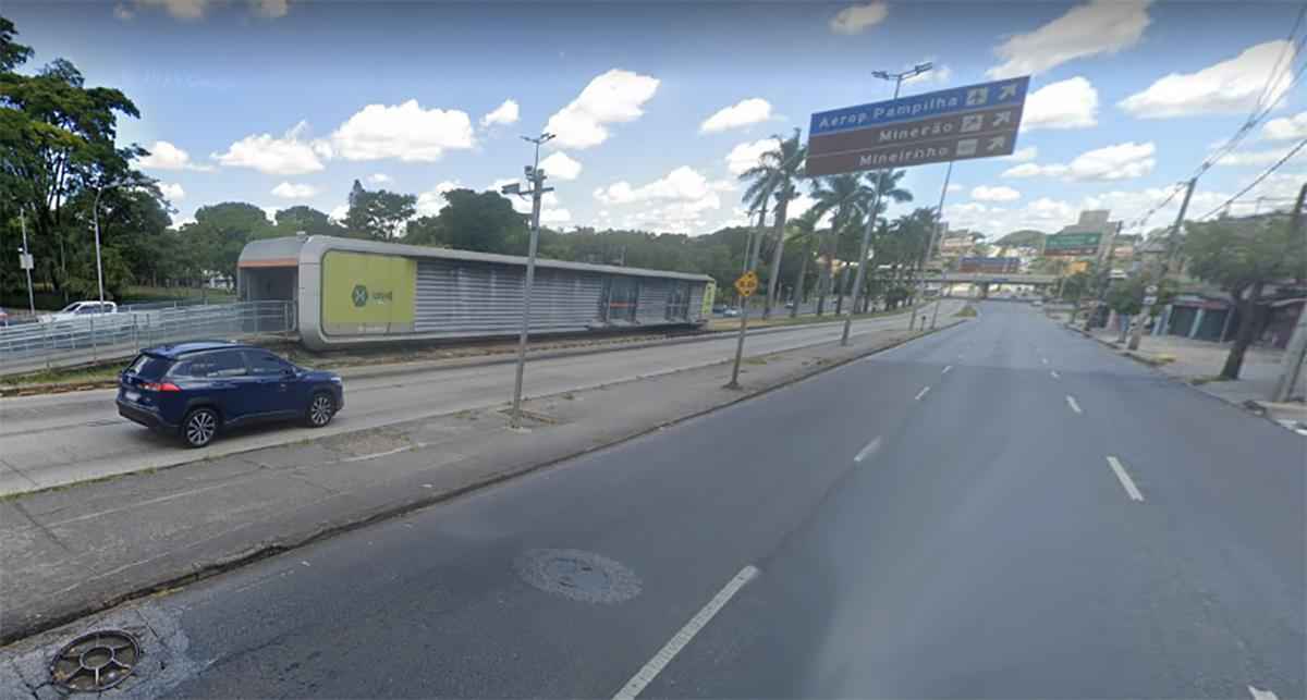 Adolescente é atropelada por ônibus em avenida de BH - Reprodução/Google Street View