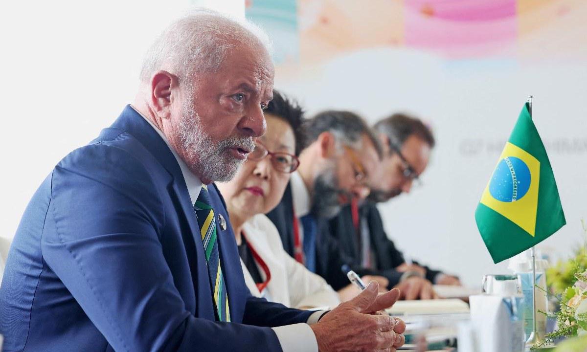 Lula condena violação territorial da Ucrânia diante de Zelensky - JAPAN POOL/POOL