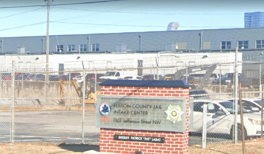 Homem desnutrido e desidratado morre em prisão após negligência - Reproduç ão / Google Street View