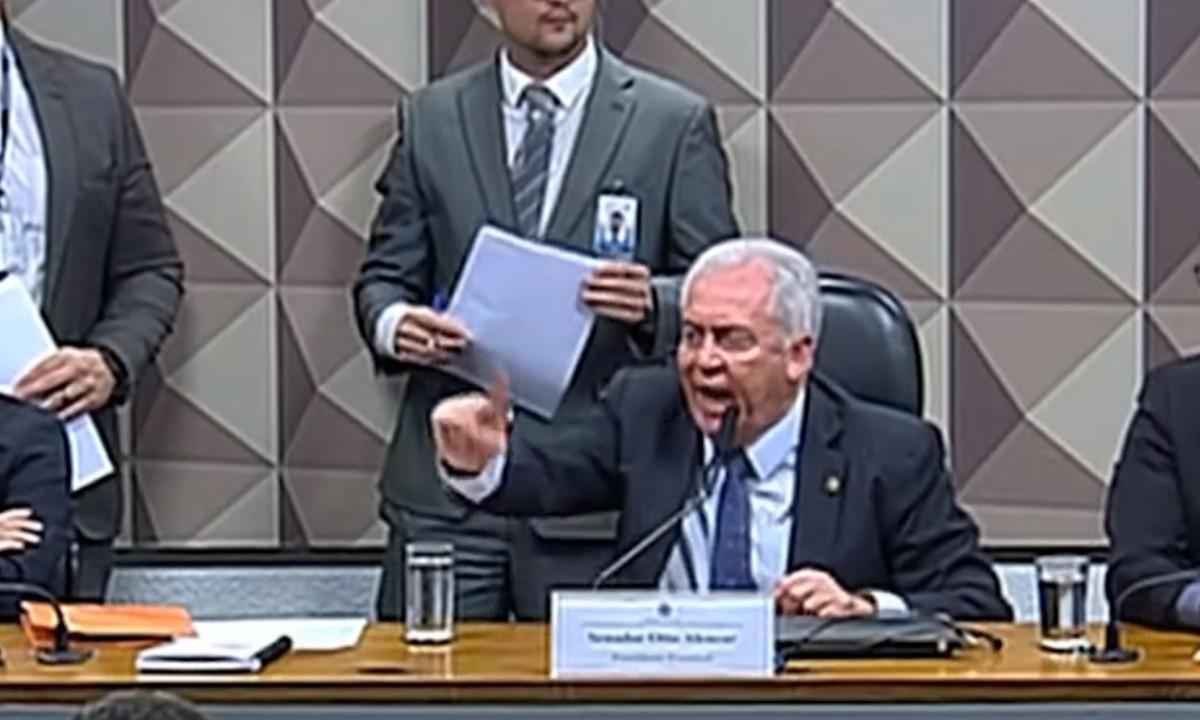 'Pegue seu pen drive e saia dessa sala', diz parlamentar a Marcos do Val - Reprodução/ TV Senado 