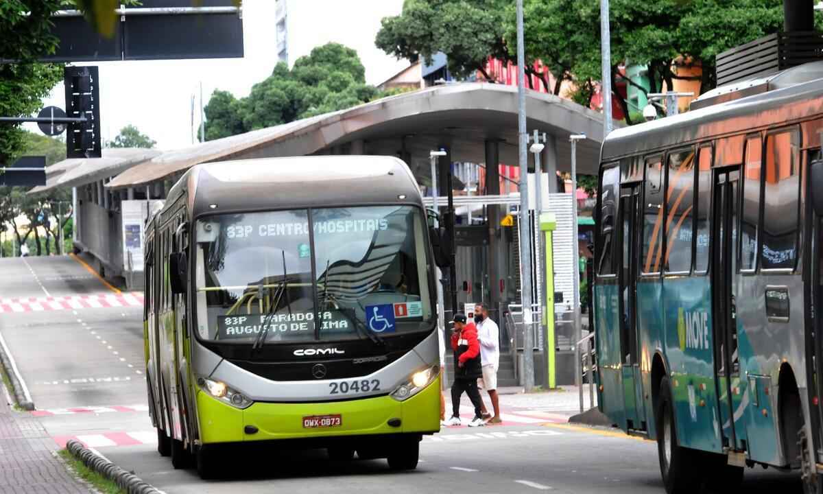 Tr&acirc;nsito ruim e transporte p&uacute;blico de baixa qualidade: problemas apontados na pesquisa -  (crédito:  Gladyston Rodrigues/EM/DA. Press)