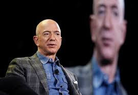 Saiba como o bilionário Jeff Bezos mudou de corpo na terceira idade - Foto / AP