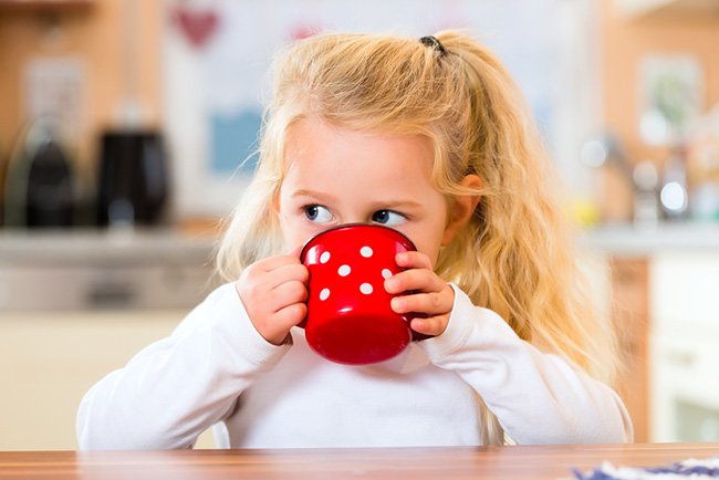 Chás para crianças: benefícios, cuidados e sugestões de sabores - www.mexidodeideias.com.br/reprodução 