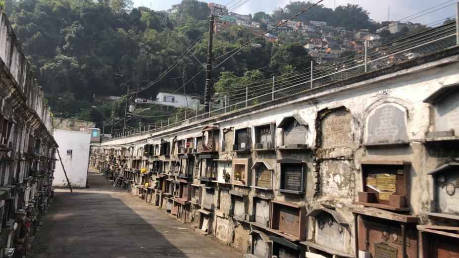 Muro de cemitério desaba e expõe ossadas em Santos  - Reprodução/ PMS/ Agosto 2021