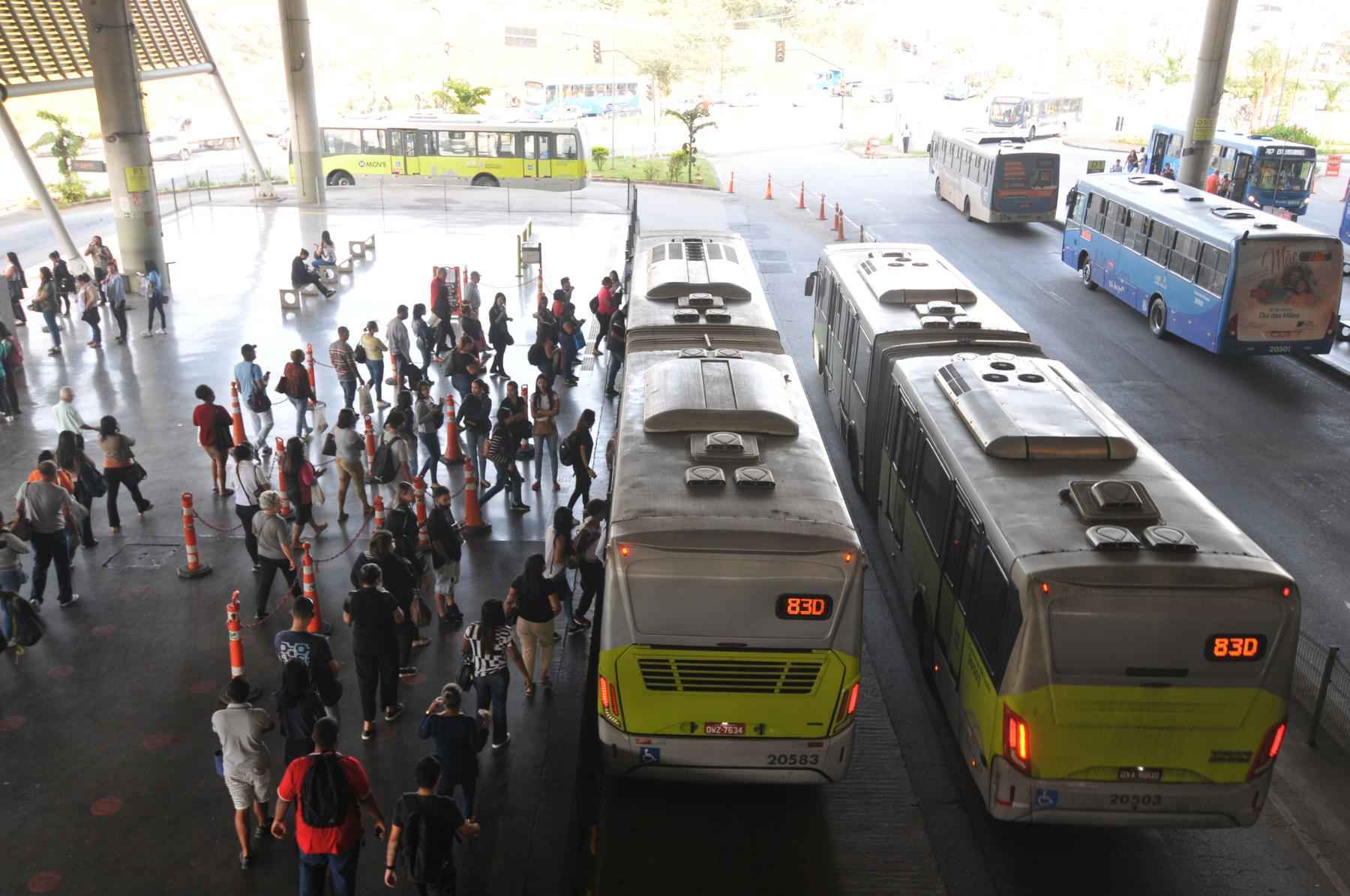 BH: homem morre atropelado por ônibus na Estação São Gabriel - Leandro Couri/EM/D.A Press