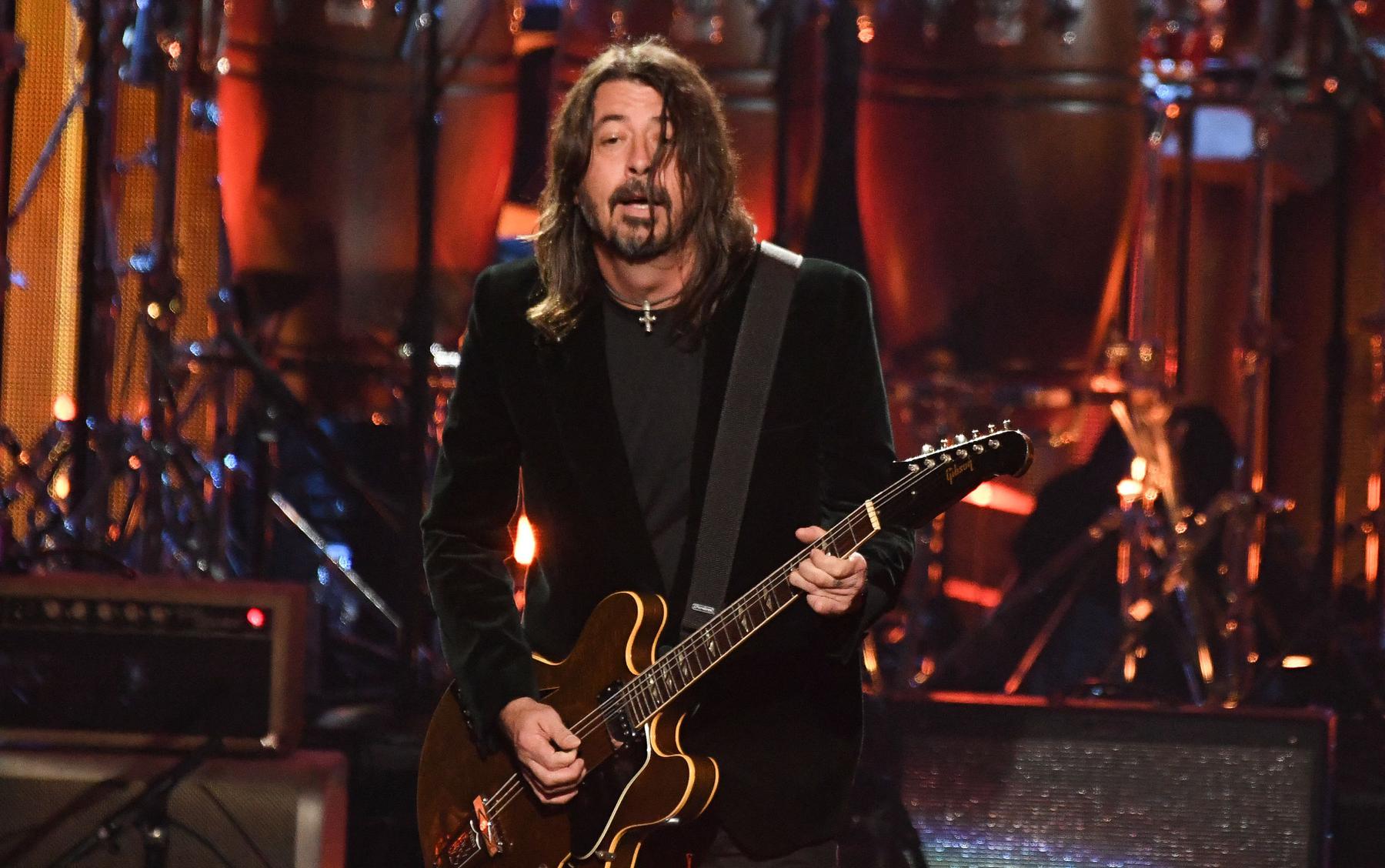 Foo Fighters lança música de 10 minutos em homenagem à mãe de Dave Grohl - VALERIE MACON/AFP