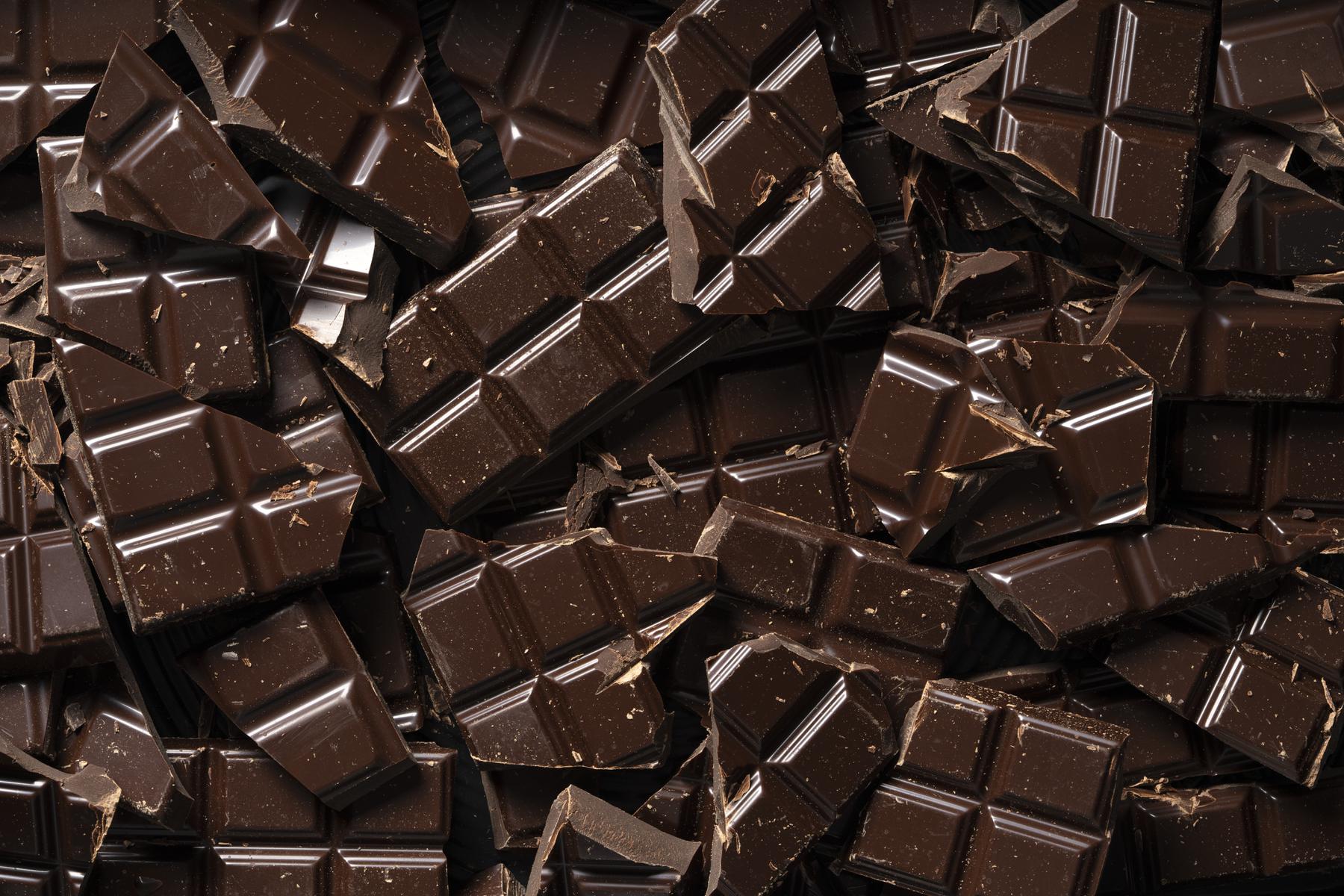 Substância no chocolate amargo pode melhorar a memória, diz estudo