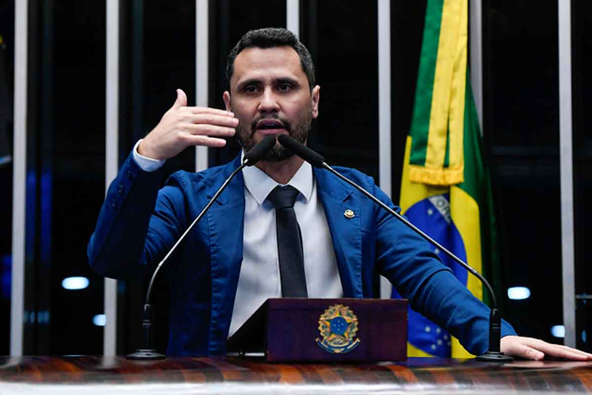 Cleitinho responde Chico Pinheiro sobre PEC para impedir que presos votem