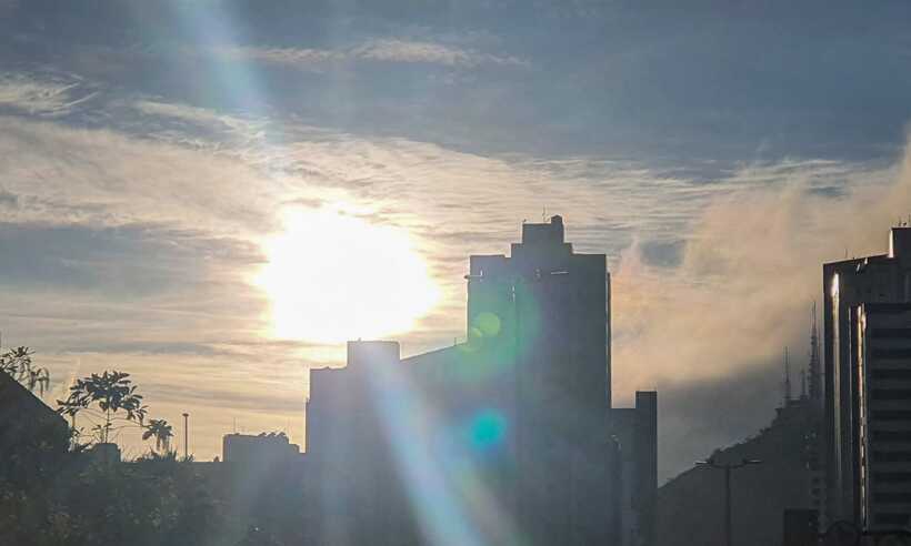 Junho começa com temperatura amena e possibilidade de chuva em BH - Leandro Couri/EM/D.A Press