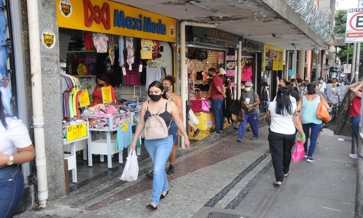 Comércio tem permissão para funcionar normalmente em BH no Corpus Christi - Juarez Rodrigues/EM/D.A Press. Brasil. Belo Horizonte - MG