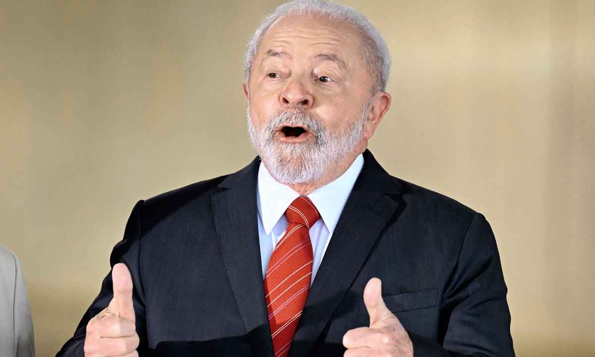 Presidente Lula parece ser o Ícaro brasileiro com suas inúmeras viagens