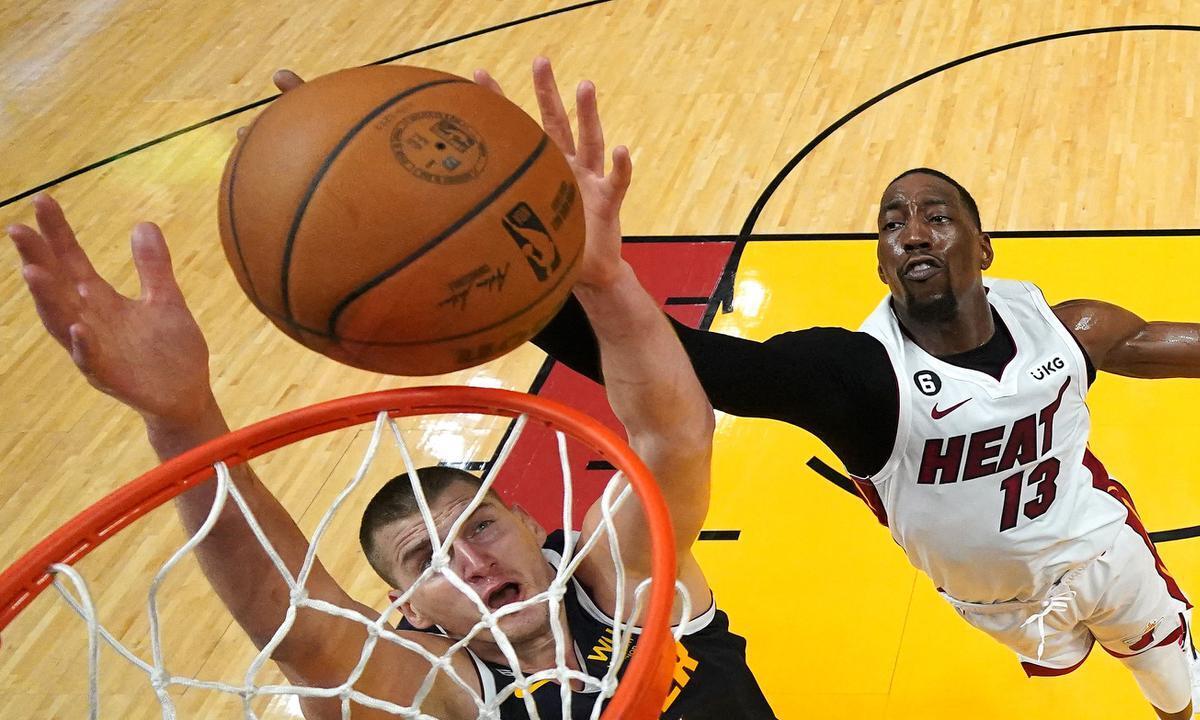 Finais da NBA: Denver Nuggets perto do título inédito contra Miami Heat - Kyle Terada/Pool/Getty Images/AFP