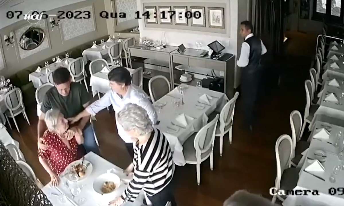 Ex-ministro de Bolsonaro salva idosa engasgada em restaurante - Reprodução