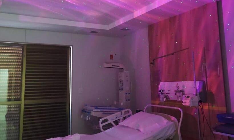Luminosidade especial na sala de parto reduz dor e dá conforto a mãe e bebê - Hospital Santa Mônica/Divulgação