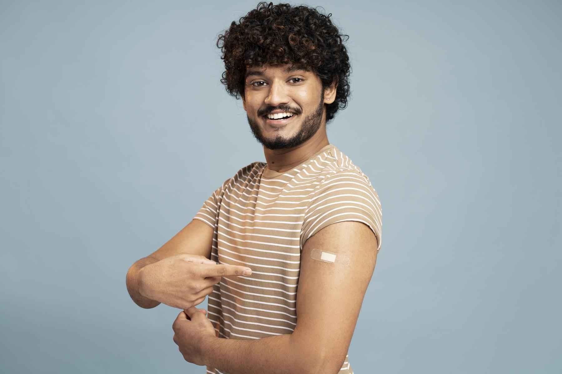 BH: campanha de vacinação gratuita contra gripe, meningite e COVID - Freepik