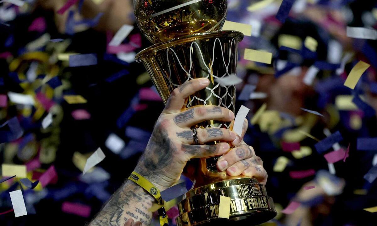 Astro da NBA Nikola Jokic perde troféu de MVP após título do Denver Nuggets - MATTHEW STOCKMAN/GETTY IMAGES NORTH AMERICA/AFP