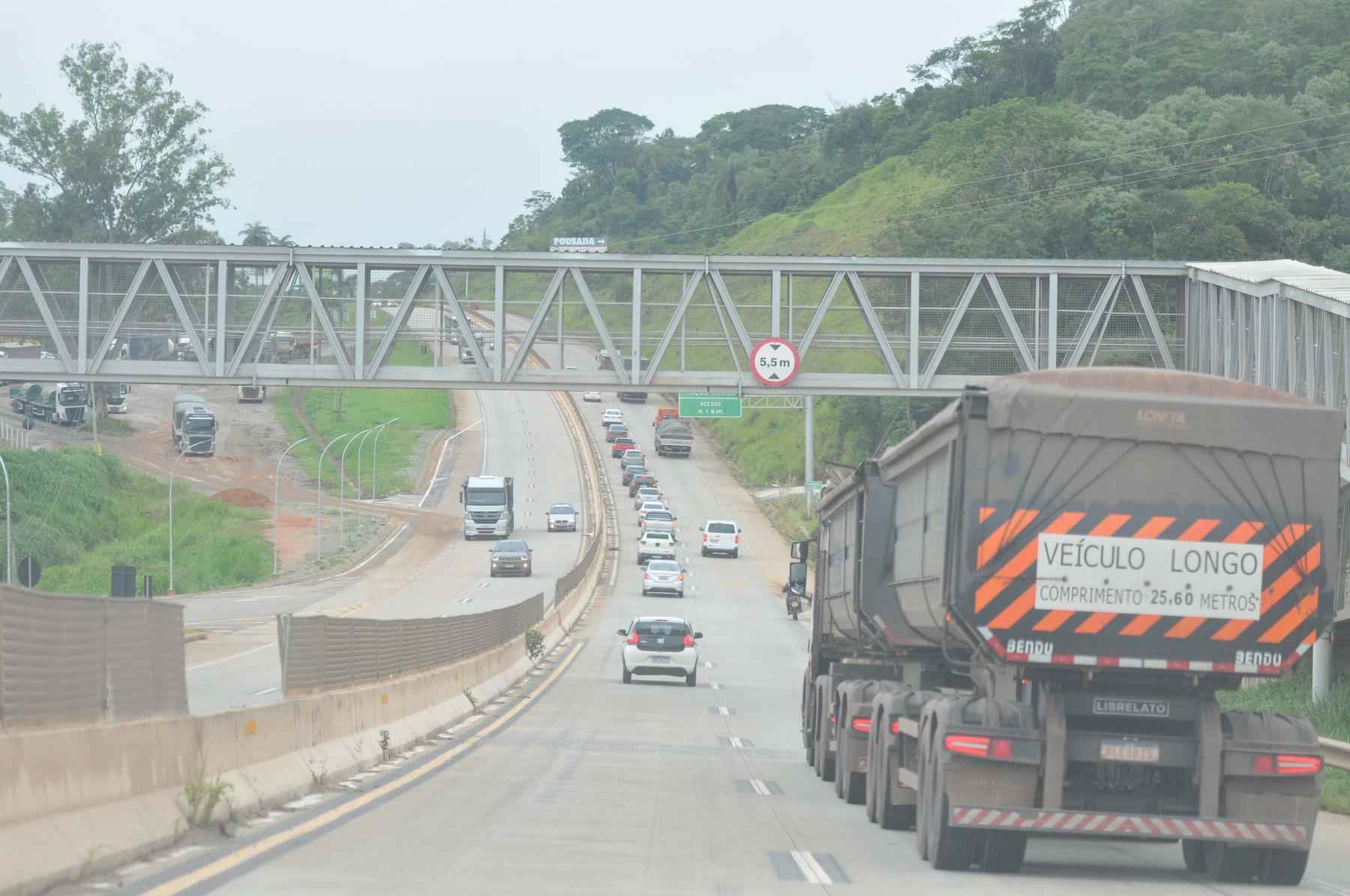 Rodovias em MG: Governo vai investir R$ 227 mi na BR-381 e R$ 77 mi na 262 - Alexandre Guzanshe/EM