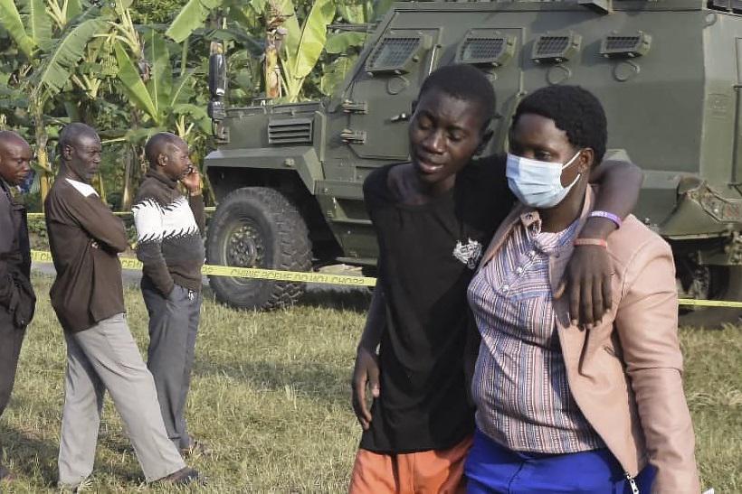 Ataque jihadista a escola em Uganda deixa 37 mortos, a maioria estudantes - AFP