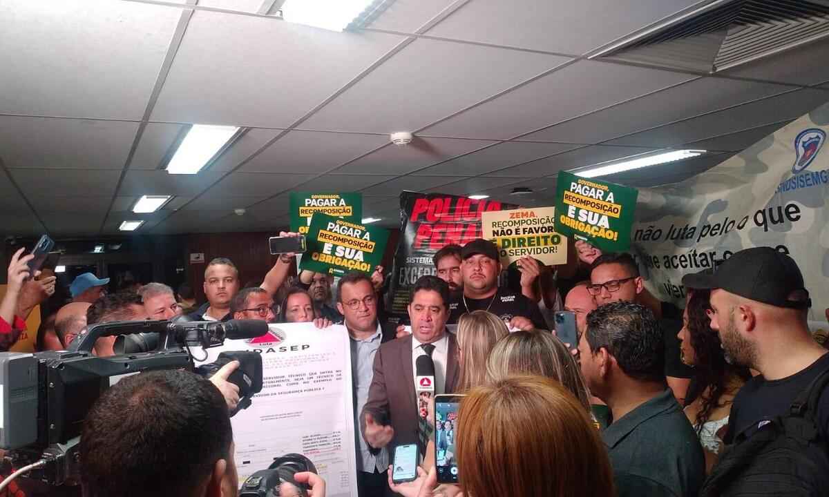 Servidores públicos de Minas protestam na ALMG por reajuste salarial - Divulgação