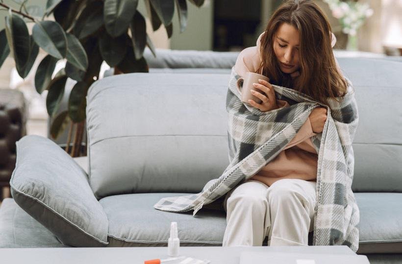 Cinco dicas para aliviar as cólicas menstruais na estação mais fria do ano - Freepik