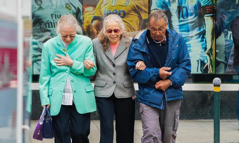 Dia Mundial de Prevenção de Quedas: queda de idosos não é normal -  Philippe Leone/Unsplash