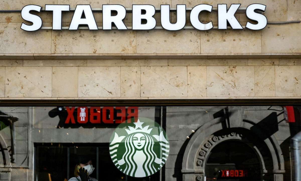 Greve Starbucks: protesto por restrições às decorações de Orgulho LGBTQ+ - AFP