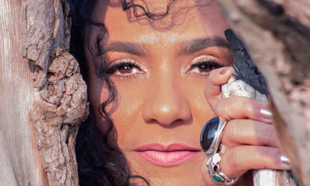 Com mais de 25 anos de carreira, Silvia Gomes lançará primeiro álbum - Weslley André/divulgação
