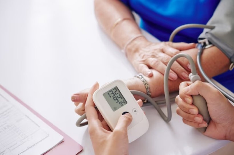 Aferição anual da pressão arterial é essencial: hipertensão cresce no país - Freepik