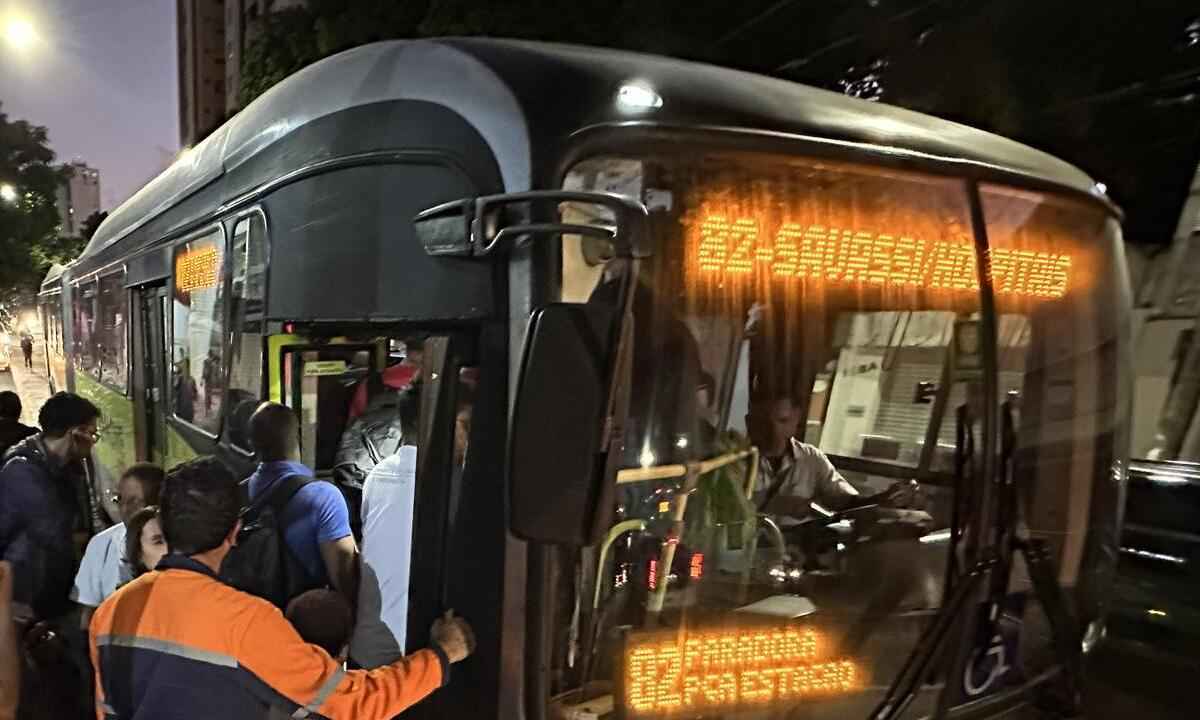 Prefeitos de MG defendem tarifa zero nos ônibus - Ramon Lisboa/EM/D.A Press