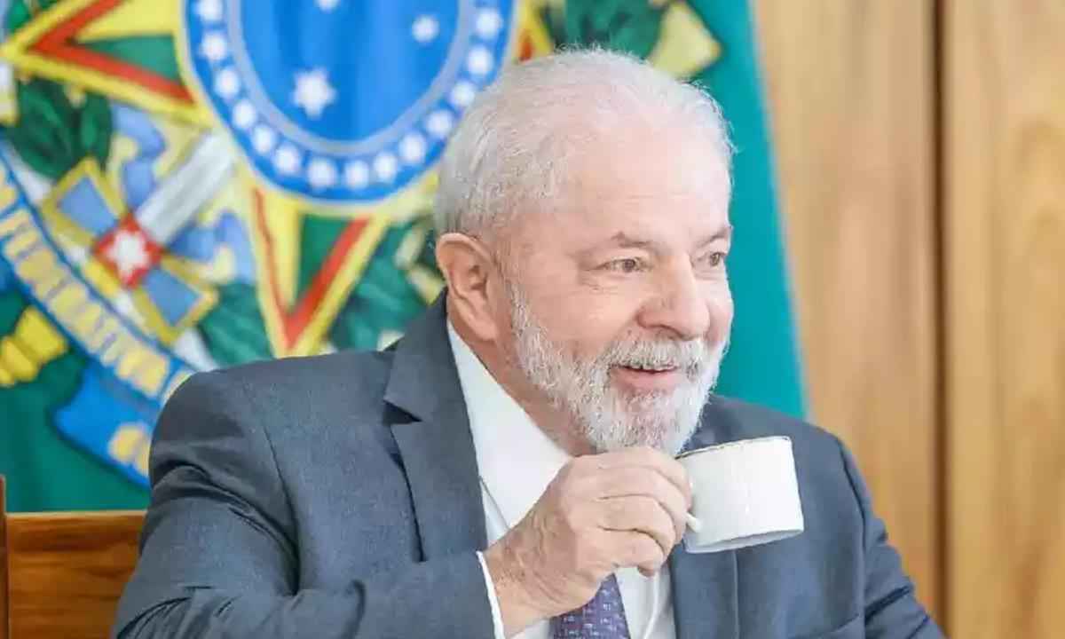 'Agora sou um cara que bebe só água', brinca Lula - Ricardo Stuckert/PR
