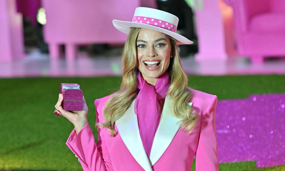 Margot Robbie reproduz looks icônicos da Barbie; veja - Jung Yeon-je / AFP