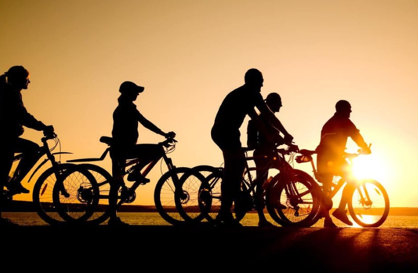 Ciclismo, trilha e caminhada: como preservar a saúde ao praticar nas férias - Reprodução