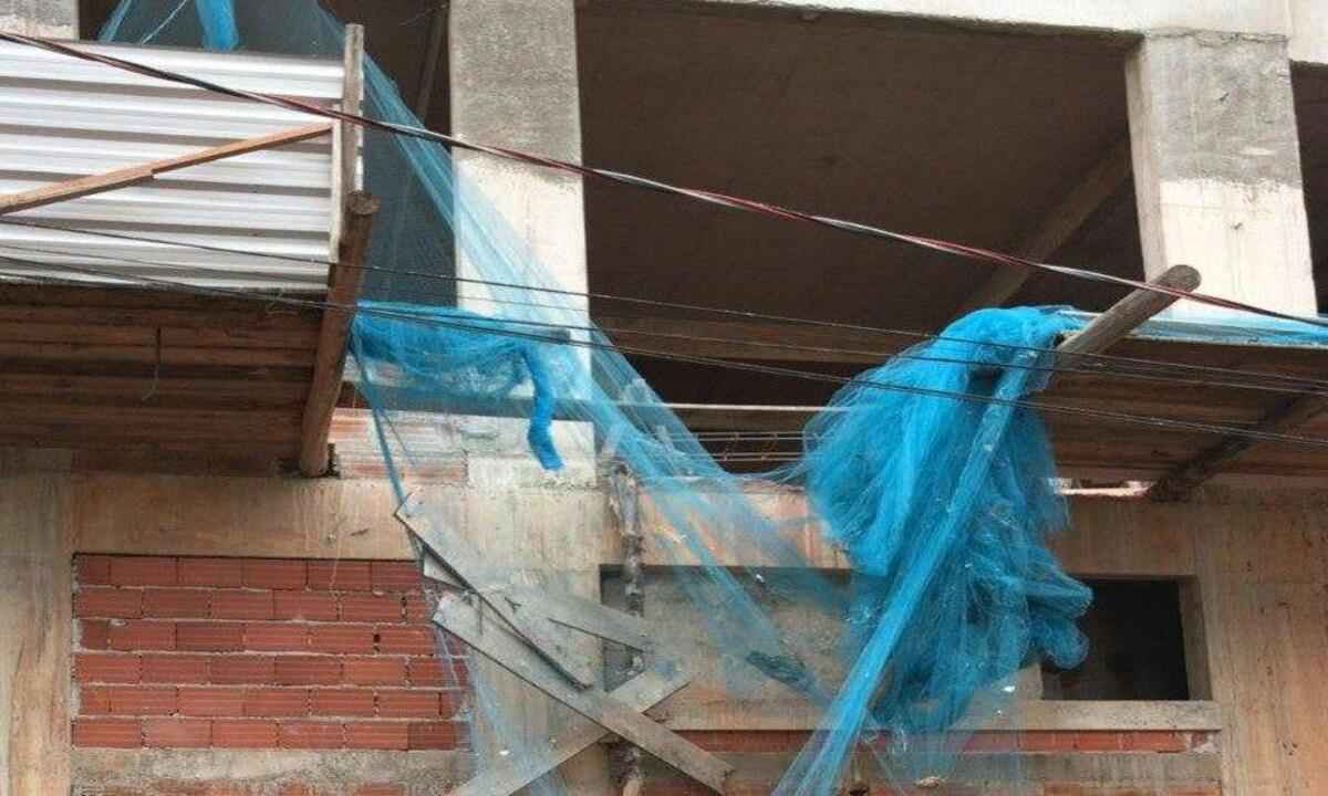 Trabalhador cai de obra com mais de 20 metros e sobrevive em Viçosa - CBMMG/Divulgação