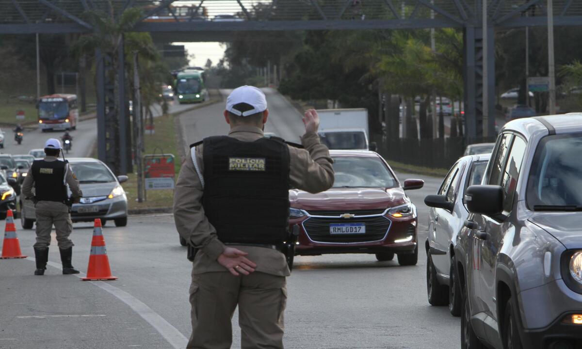 Saiba quando o CRLV 2023 começa a ser cobrado em MG - Edesio Ferreira/EM/D.A Press