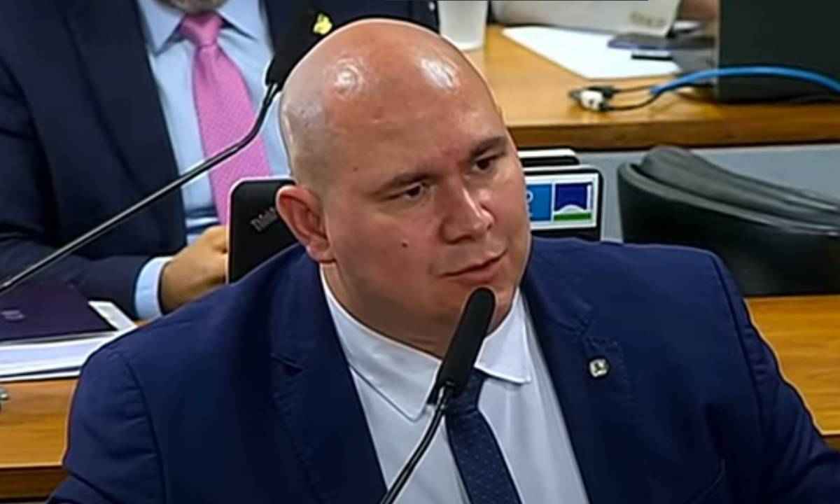 Deputado bolsonarista é acusado de transfobia contra Erika Hilton - Reprodução/YouTube