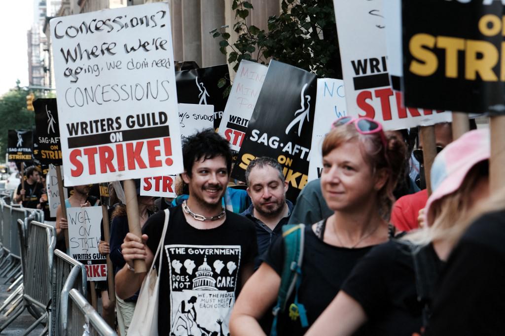 Atores fazem maior greve da indústria do cinema em décadas nos EUA - SPENCER PLATT / GETTY IMAGES NORTH AMERICA / Getty Images via AFP