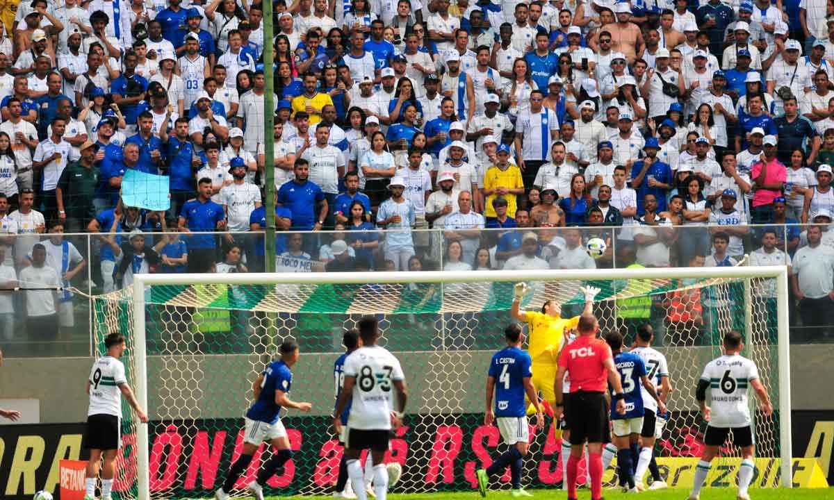 Cruzeiro joga mal e empata com Coritiba em jogo apático pelo Brasileiro - Fotos: Leandro Couri/EM/D.A Press