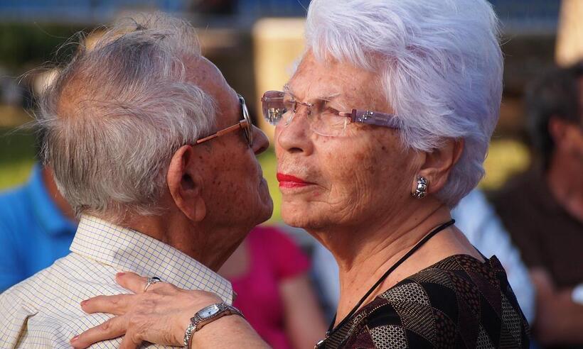 Hora de dançar: pesquisa ajuda idosos acima de 85 anos a se manterem ativos - Maria Francisca Mayorga/Pixabay