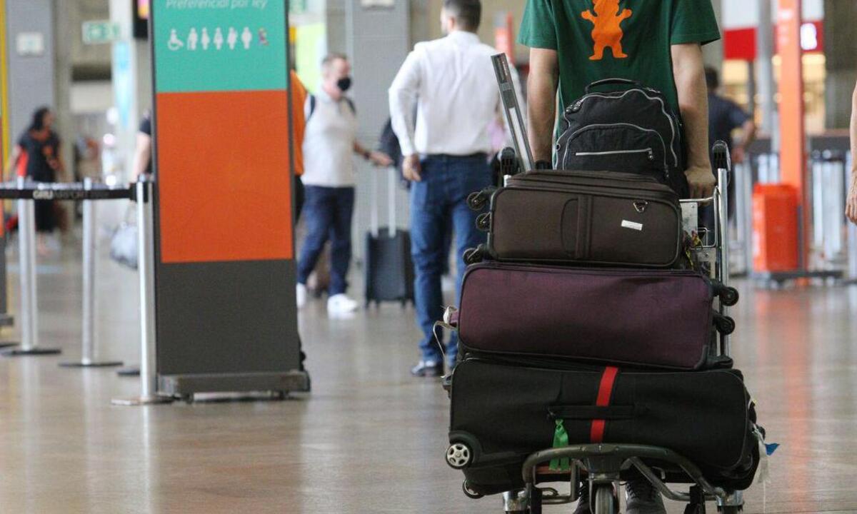 Presos 16 envolvidos na troca de etiquetas de malas em aeroportos