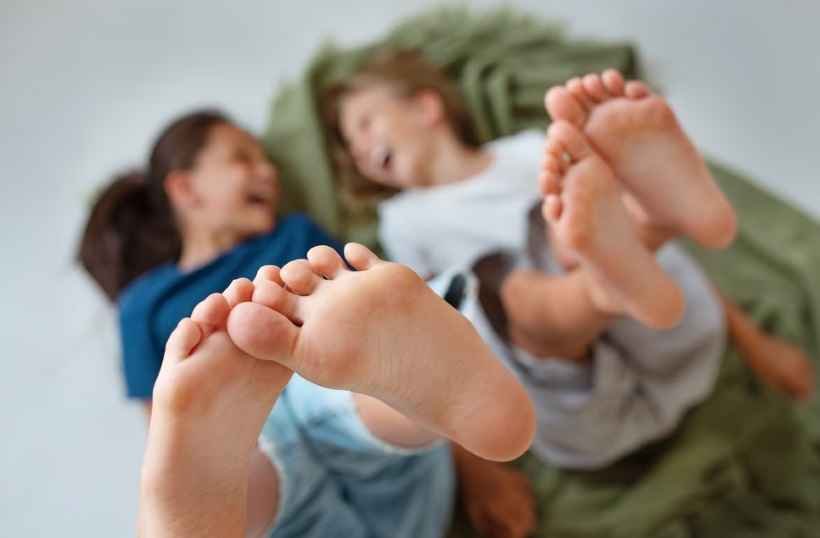 Qual é o tempo ideal para trocar os calçados das crianças? Descubra - Freepik