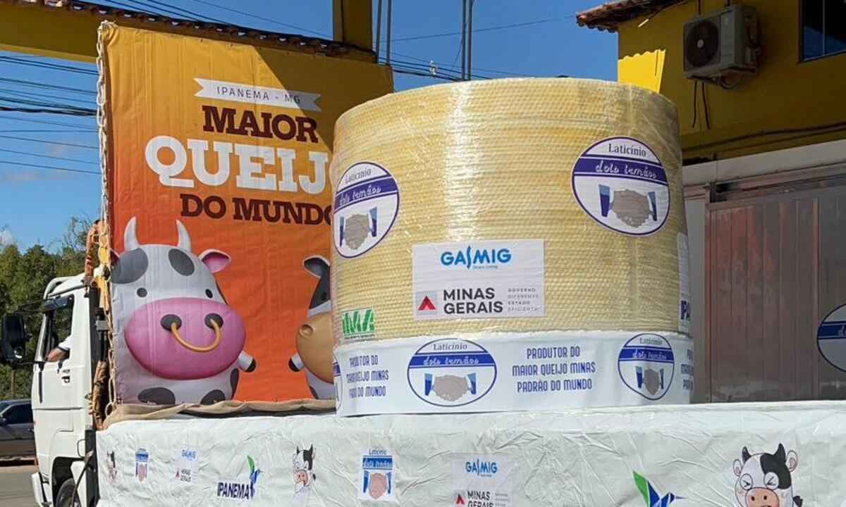 Maior do mundo: cidade de Minas produz queijo com mais de 2,7 toneladas - Festa do Queijo/Divulgação