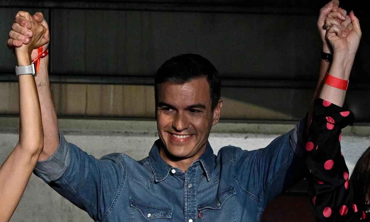 Esquerda surpreende e pode manter Pedro Sánchez no poder da Espanha - JAVIER SORIANO/AFP