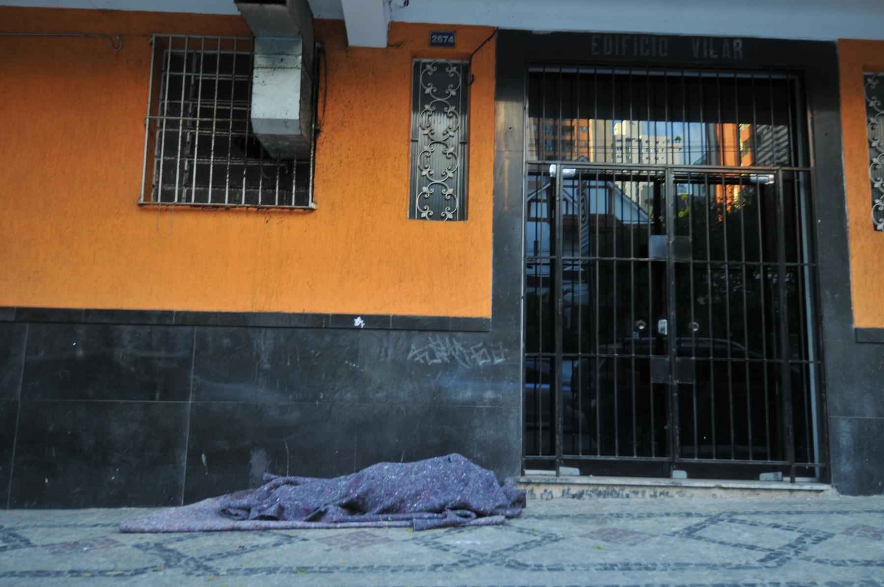 Moraes proíbe recolhimento forçado de bens de população em situação de rua  - Alexandre Guzanshe/EM/D.A. Press
