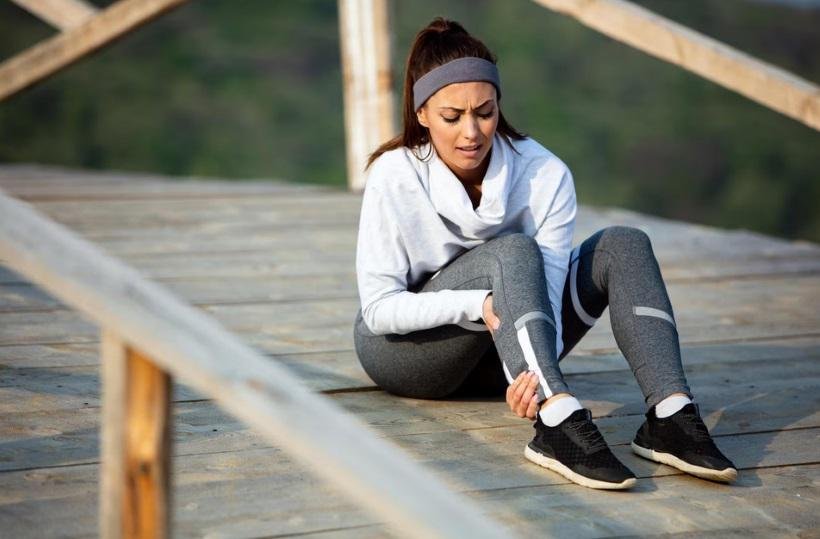 Dor no joelho é sempre uma questão séria? Entenda as principais lesões - Freepik