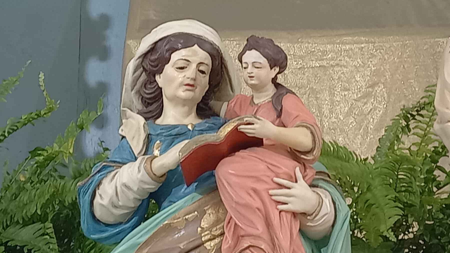 Imagem barroca de Sant'Ana Mestra retorna à capela de Lagoa Santa - Carlos Altman/EM