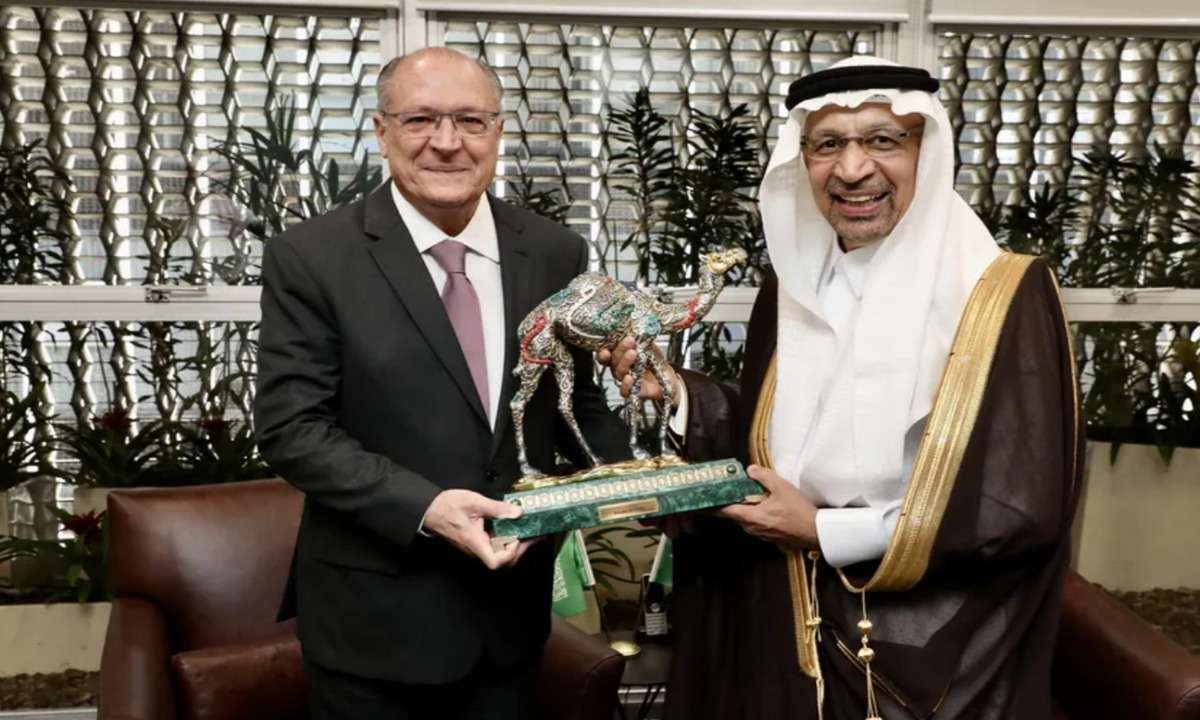 Alckmin devolve estátua de camelo que ganhou da Arábia Saudita - Cadu Gomes/VPR